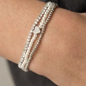 Delicate stretchy 3 piece bracelet set